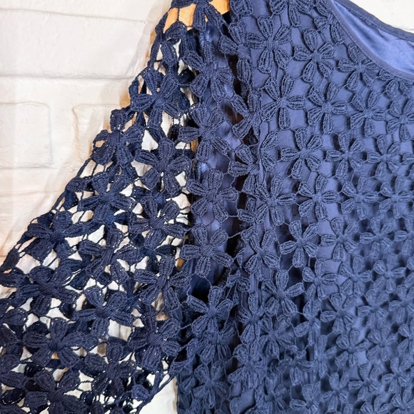 Tahari Navy Blue Jewel Neck Floral Lace Sheath Cocktail Dress, Women’s Size 6 - Picture 4 of 8